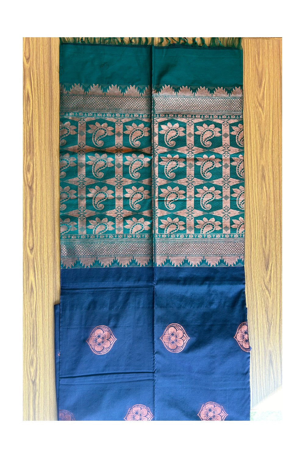 KaithariKada- Balaramapuram Saree - 100% PURE Cotton Silk- Navy Blue & Green. -1KK1006JAYA.