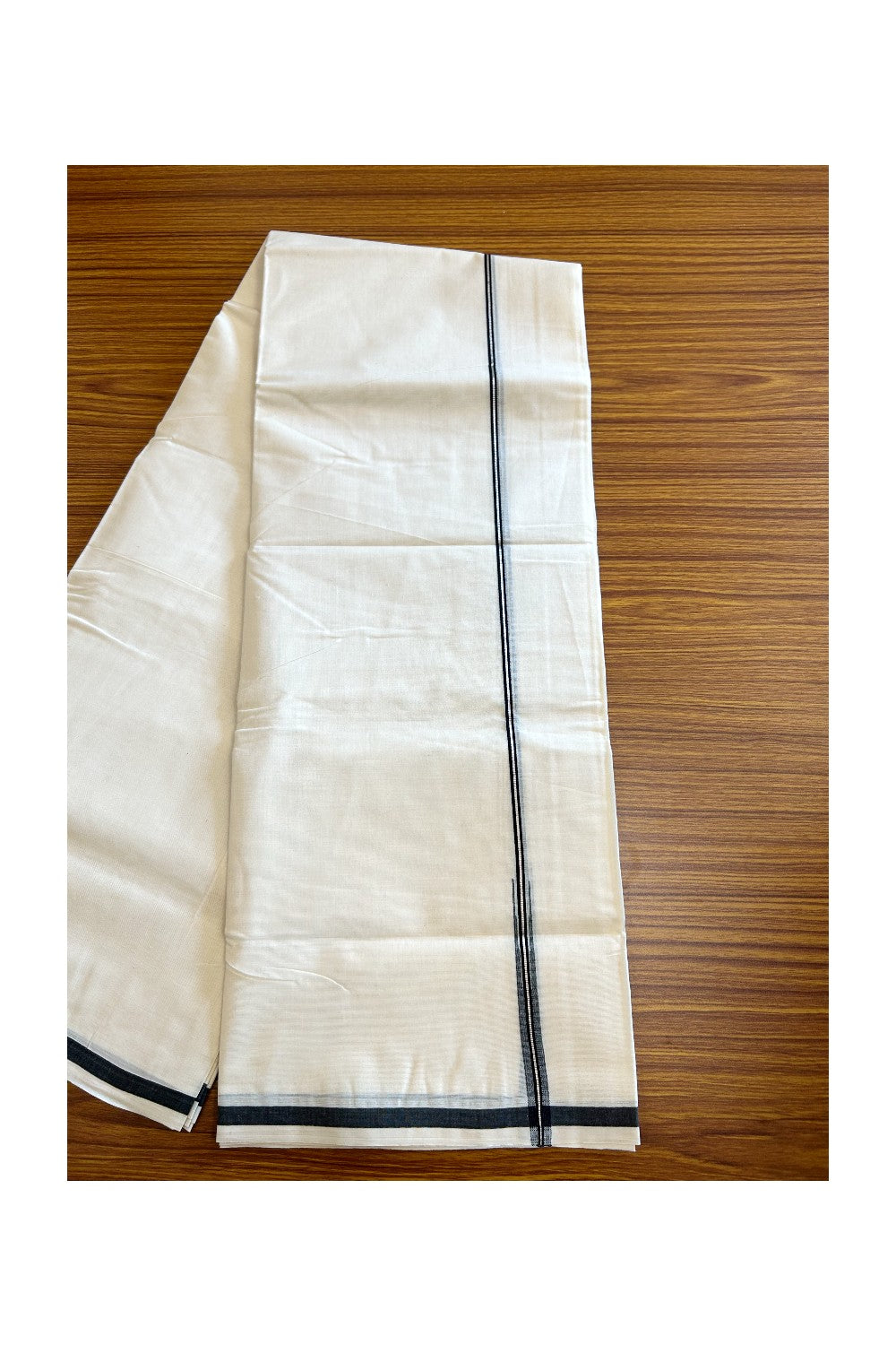 21% DISCOUNT!! KaithariKada Balaramapuram 100% Cotton off white Double - (Unbleached) Mundu/Dhoti-100x100  Puliyilakkara Chutty Black & Silver Kasavu Kara - 18KK401VIN