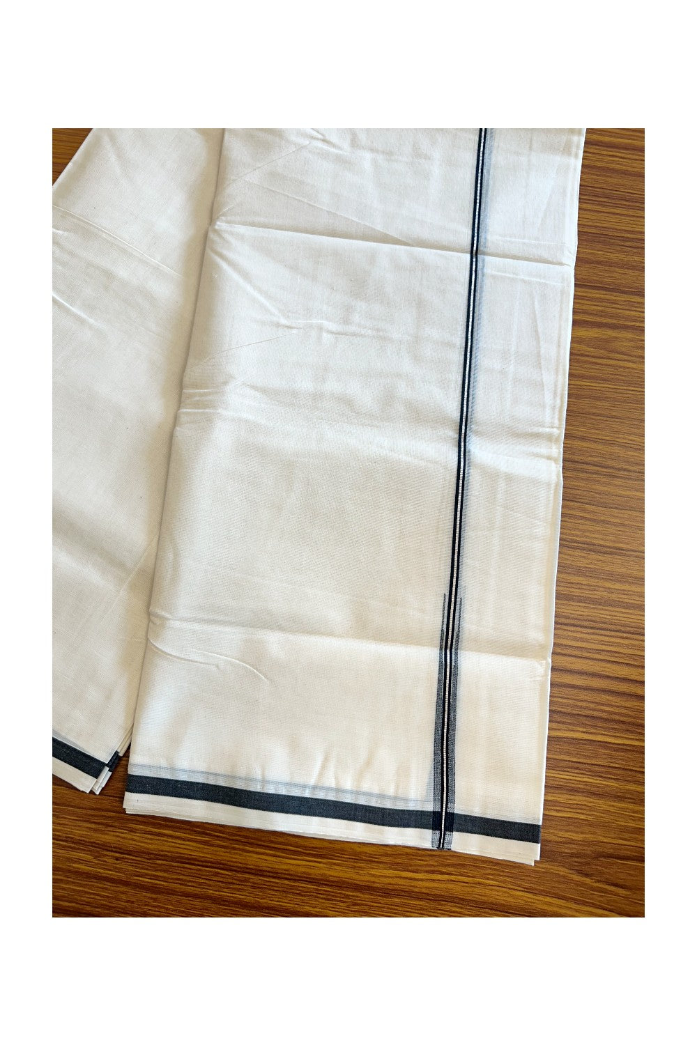 21% DISCOUNT!! KaithariKada Balaramapuram 100% Cotton off white Double - (Unbleached) Mundu/Dhoti-100x100  Puliyilakkara Chutty Black & Silver Kasavu Kara - 18KK401VIN