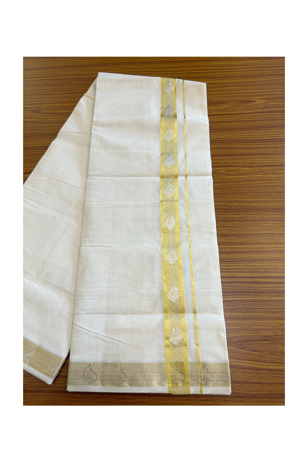 30% DISCOUNT ! KaithariKada HANDLOOM Unakkupaav Balaramapuram - 100% PURE Cotton Off White - (Unbleached) Double Mundu/Dhoti - 2.25 inch Gold Kasavu & Silver Shaded Design Kara - 21KK5105RAM