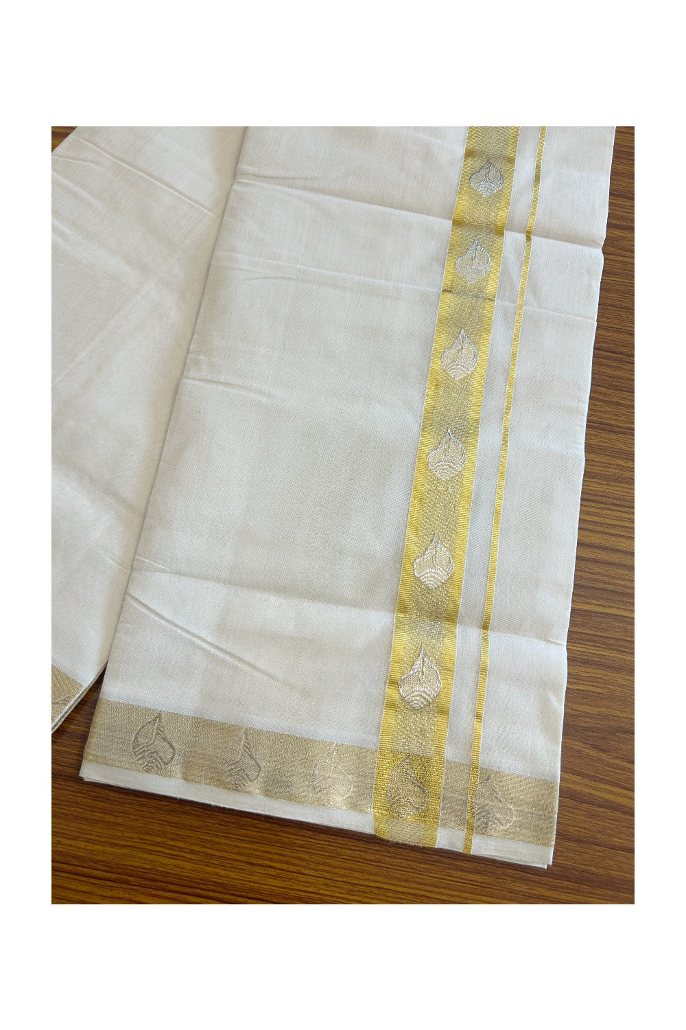 30% DISCOUNT ! KaithariKada HANDLOOM Unakkupaav Balaramapuram - 100% PURE Cotton Off White - (Unbleached) Double Mundu/Dhoti - 2.25 inch Gold Kasavu & Silver Shaded Design Kara - 21KK5105RAM