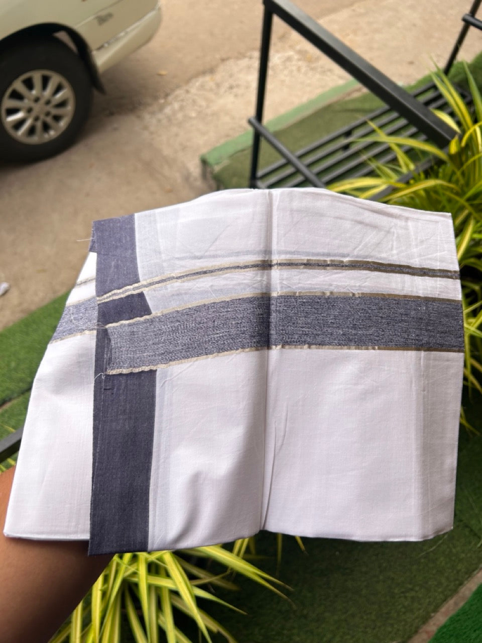 20% Discount !! KaithariKada Balaramapuram Double PURE WHITE Mundu/Dhoti- 100x80 - 1.5 inch Dark Navy Shaded Kara Silver Striped kara - 26KK5143PMC