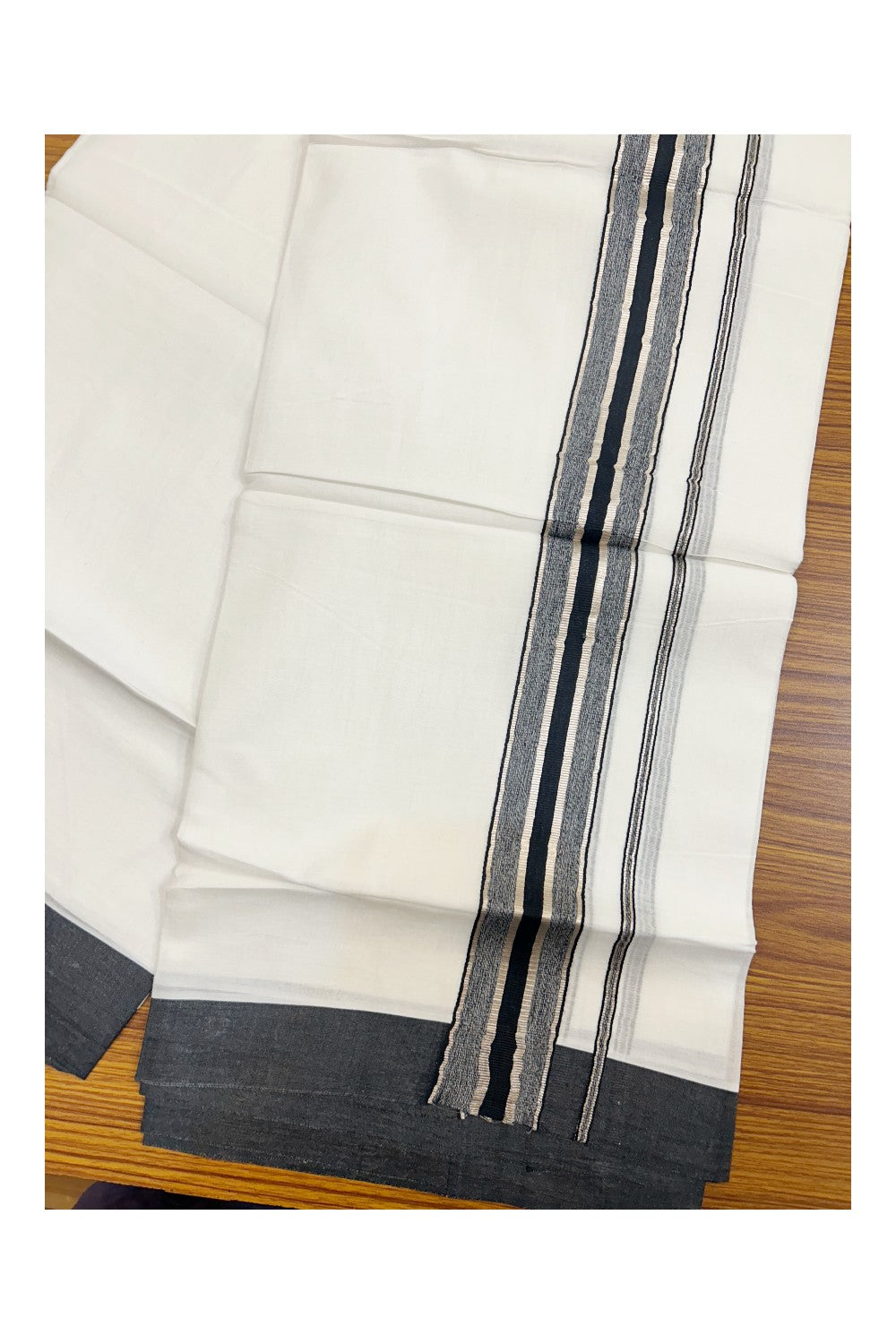 20% Discount !! KaithariKada Balaramapuram Double PURE WHITE Mundu/Dhoti- 100x80 - 1.5 inch Black Shaded Kara Silver Striped kara - 28KK5143PMC