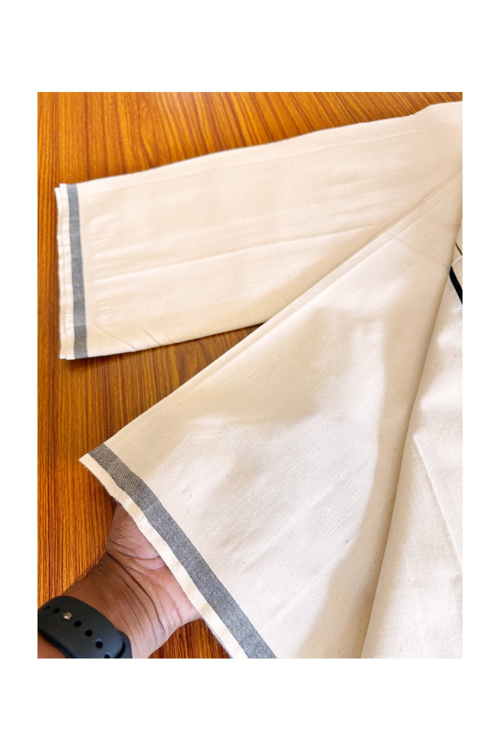 20% Discount ! KaithariKada 100% Cotton Balaramapuram HANDLOOM Single Mundu/Dhoti - Off White (unbleached) 0.5 cm Black striped kara & kasavu puliyilakara