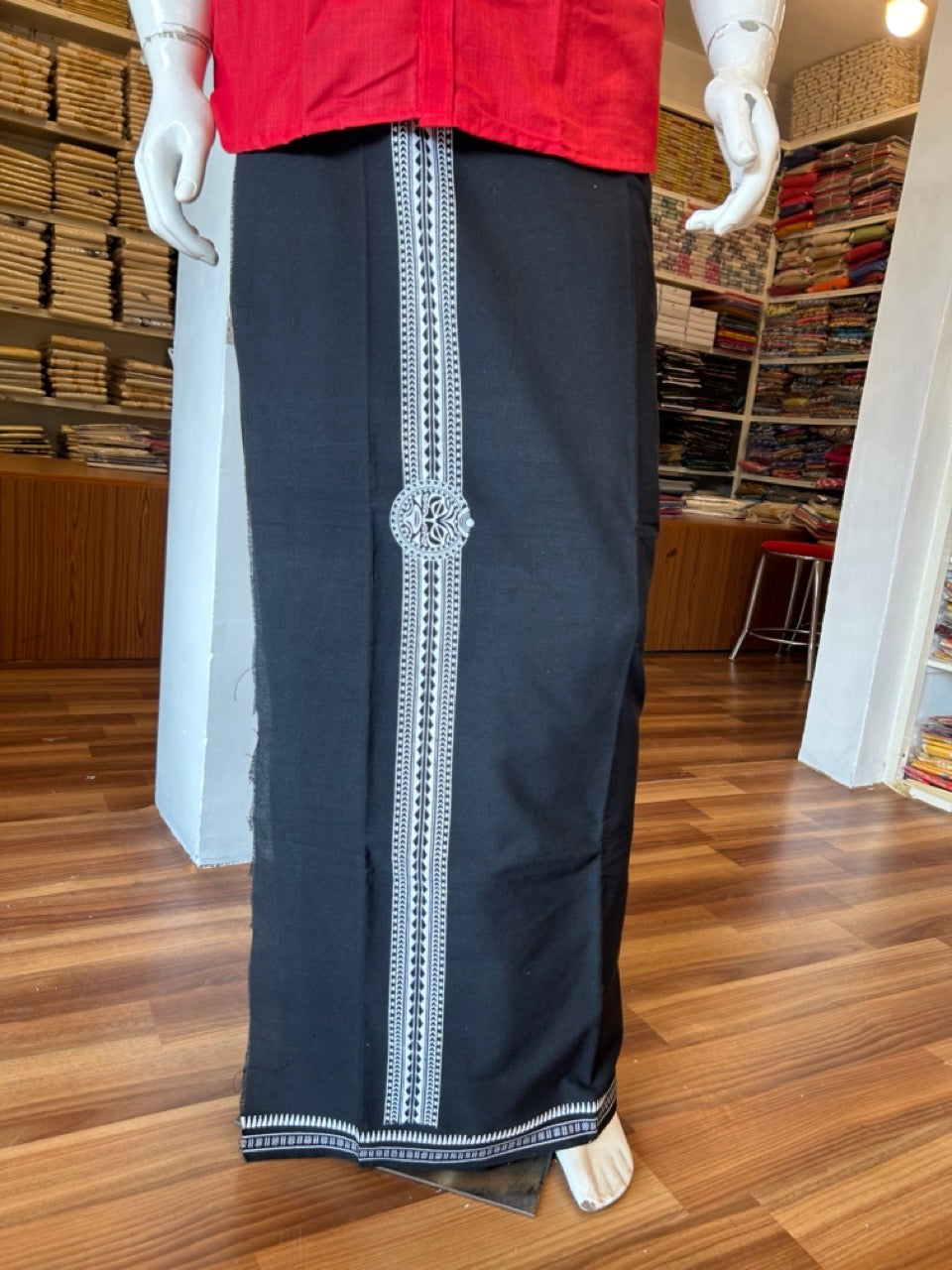 Kaitharikada Pure Cotton - Single Kaily / Lungi - 2 inch White Printed kuppadam kara with Black colour body - 5KK8000AS