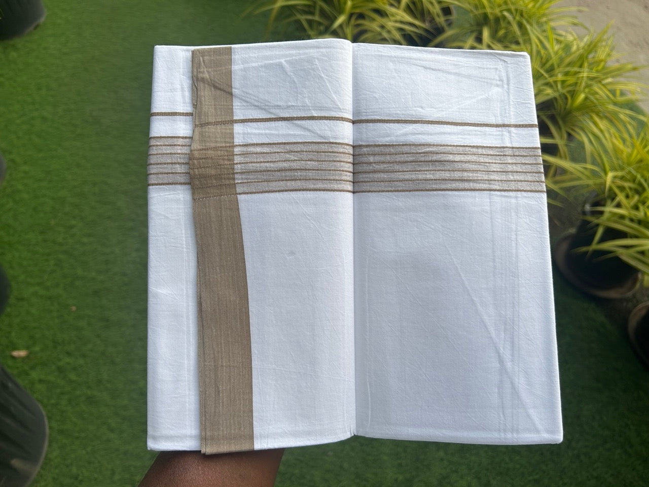 8% Discount ! Kaitharikada Balaramapuram 100% Cotton PURE WHITE SINGLE Mundu/Dothi - 1.75 inch Light Brown Striped Kara (2 meter / 4 muzham) - 10KK5018GAN