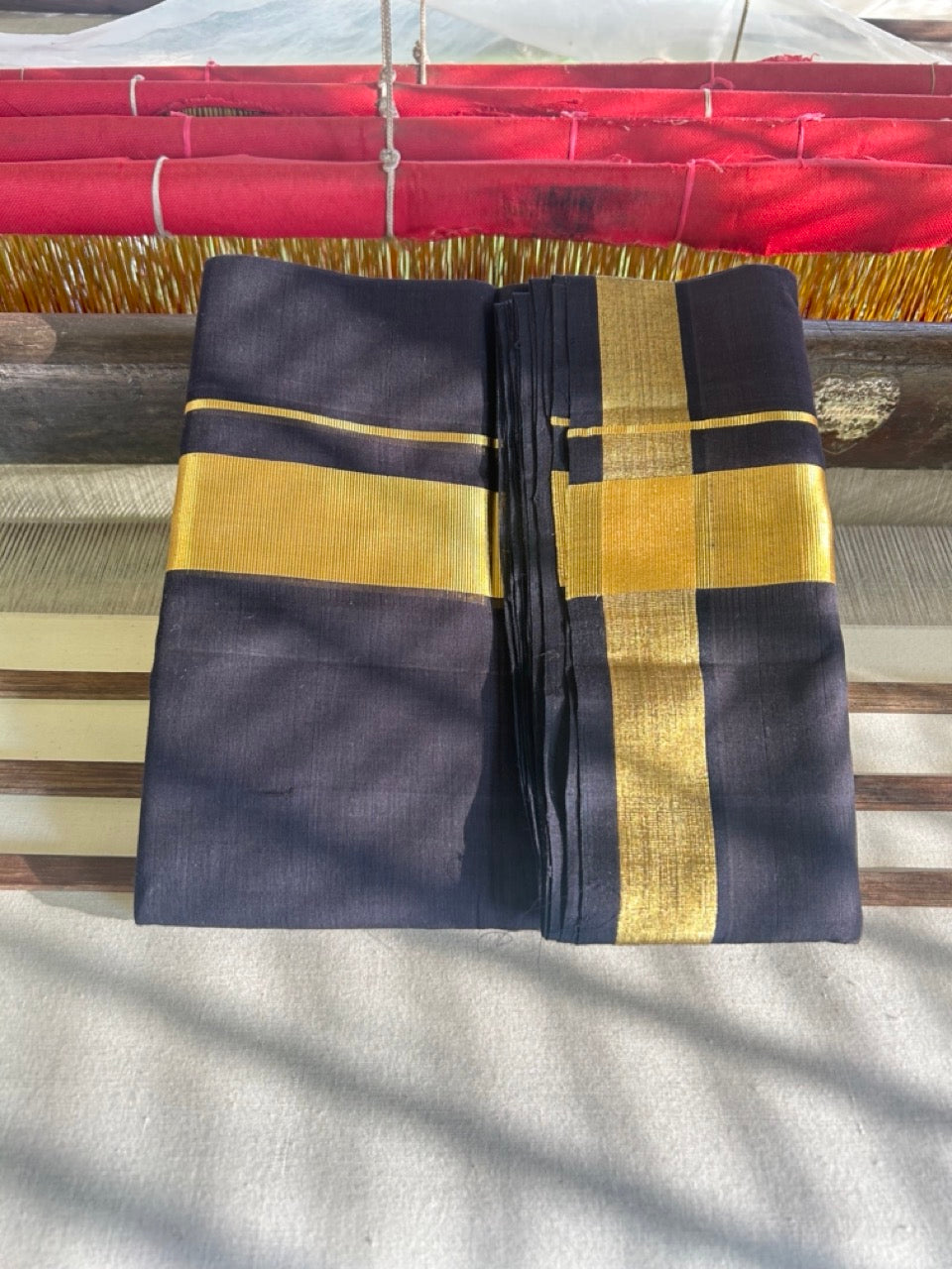 36% Discount! KaithariKada Handloom Unakkupaav Balaramapuram - 100% Cotton Double Mundu/Dhoti - Black colour Body & 1.75 Inch kasavu kara - 1KK5121ABH