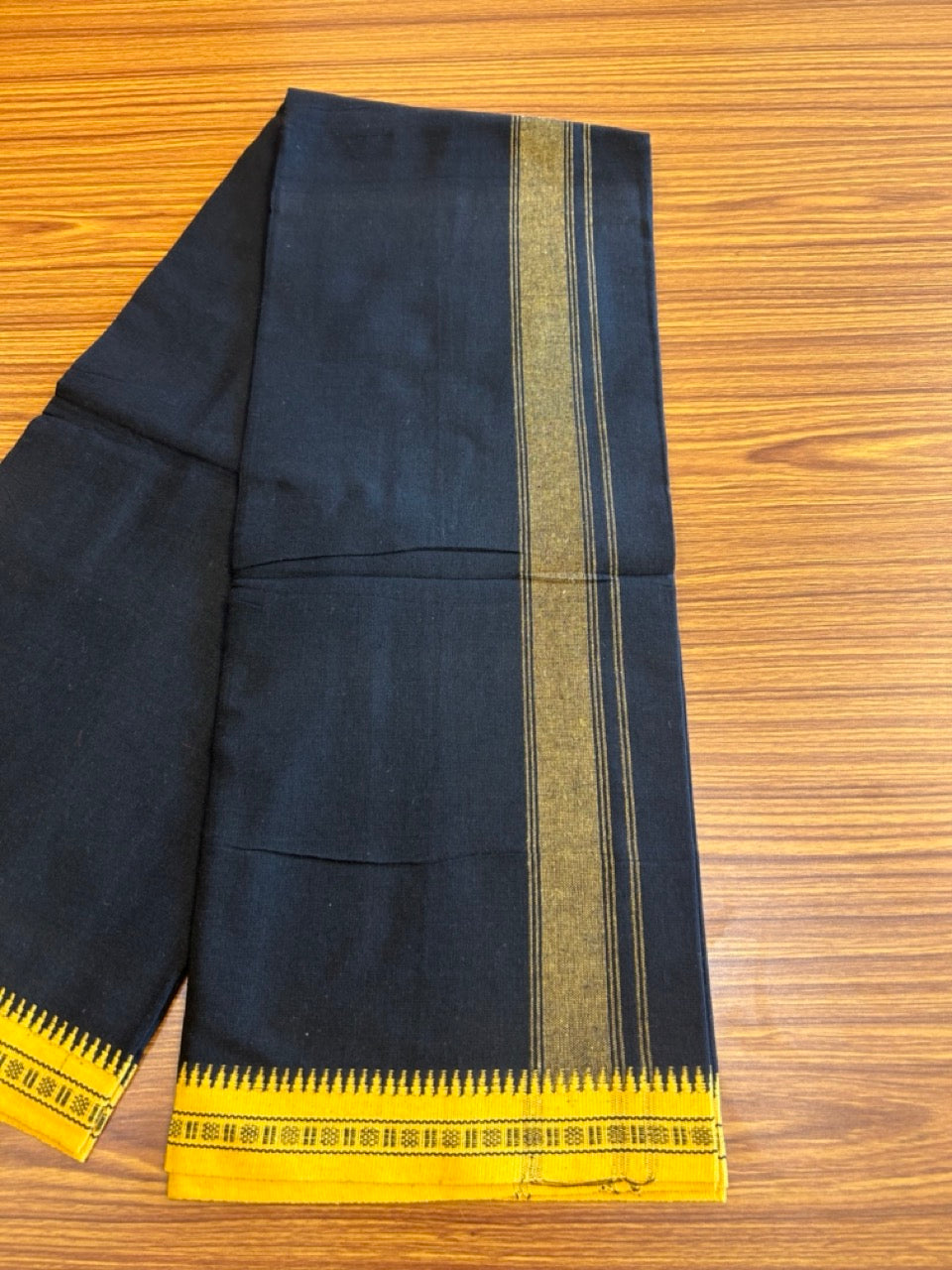 27% Discount!!! Kaitharikada Pure Cotton - Single Kaily / Lungi - 2 inch Yellow Striped kara with Black colour body Kuppadam Border - 1KK8002AST