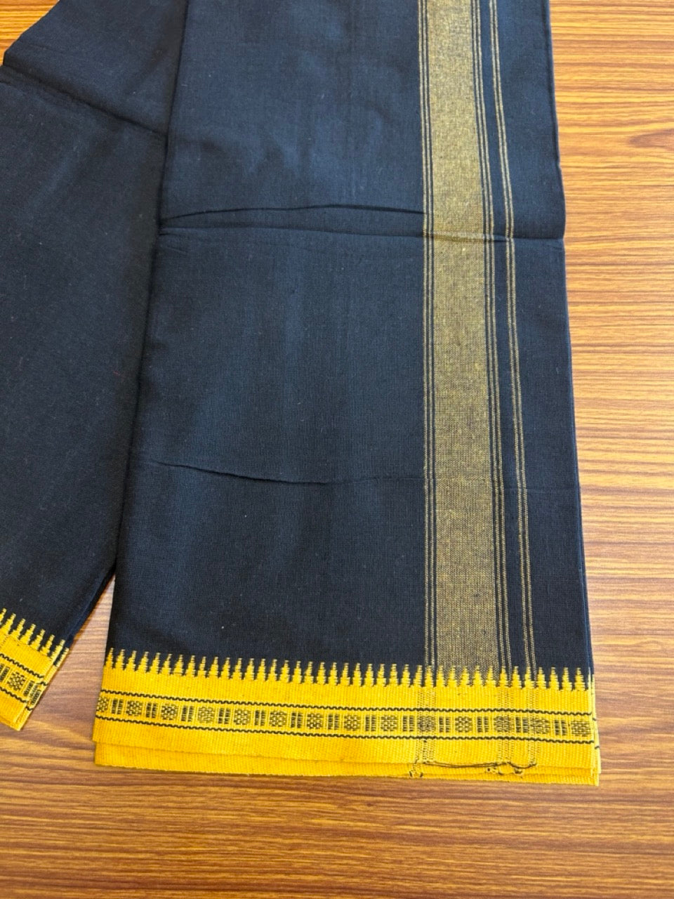 27% Discount!!! Kaitharikada Pure Cotton - Single Kaily / Lungi - 2 inch Yellow Striped kara with Black colour body Kuppadam Border - 1KK8002AST