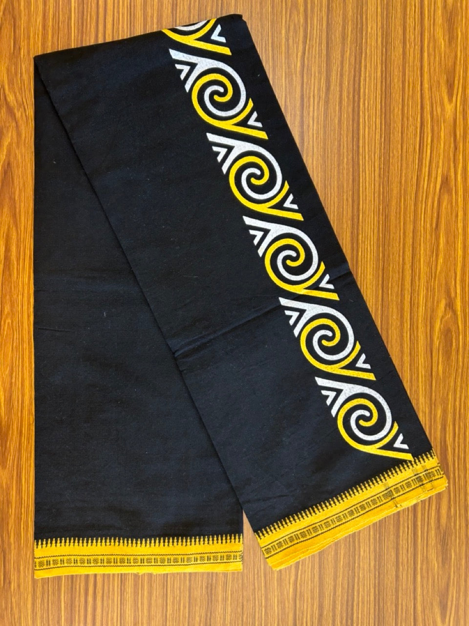 23% Discount!! Kaitharikada Pure Cotton - Single Kaily / Lungi - 2.5 inch White & Yellow printed kuppadam kara with Black colour body - 8KK8002AST