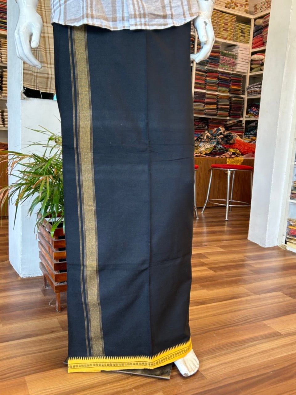 27% Discount!!! Kaitharikada Pure Cotton - Single Kaily / Lungi - 2 inch Yellow Striped kara with Black colour body Kuppadam Border - 1KK8002AST