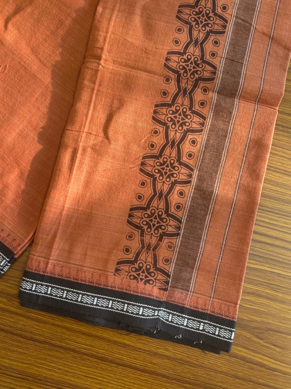 12% Discount!!! Kaitharikada Pure Cotton - Single Kaily / Lungi - 4 inch Dark Brown printed kuppadam kara with Kavi colour body - 16KK8013AS