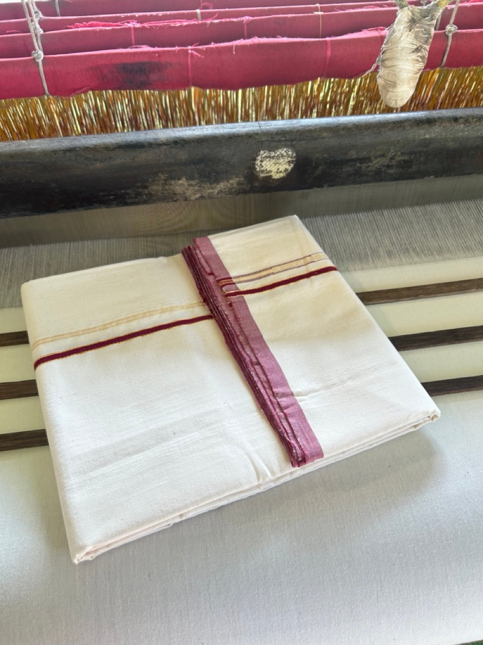 SIGNATURE KAITHARIKADA EXCLUSIVE SINGLE DHOTI - 100% Cotton Balaramapuram HANDLOOM Single Mundu/Dhoti - Off White - (Unbleached) 1 cm Maroon & KASAVU Chutty Kara- 5KK5040KAI