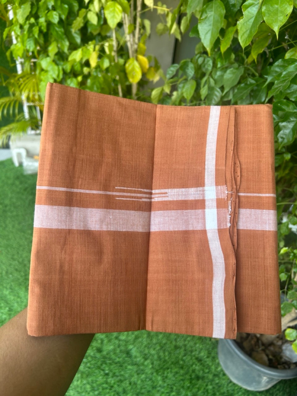 10% Discount !! KaithariKada 100% Pure Cotton - HANDLOOM Single Mundu/Dhoti  KAVI Brown COLOUR BODY & 0.75 inch Puliyilakkara White Shaded Chutty Kara- 14KK8015EL