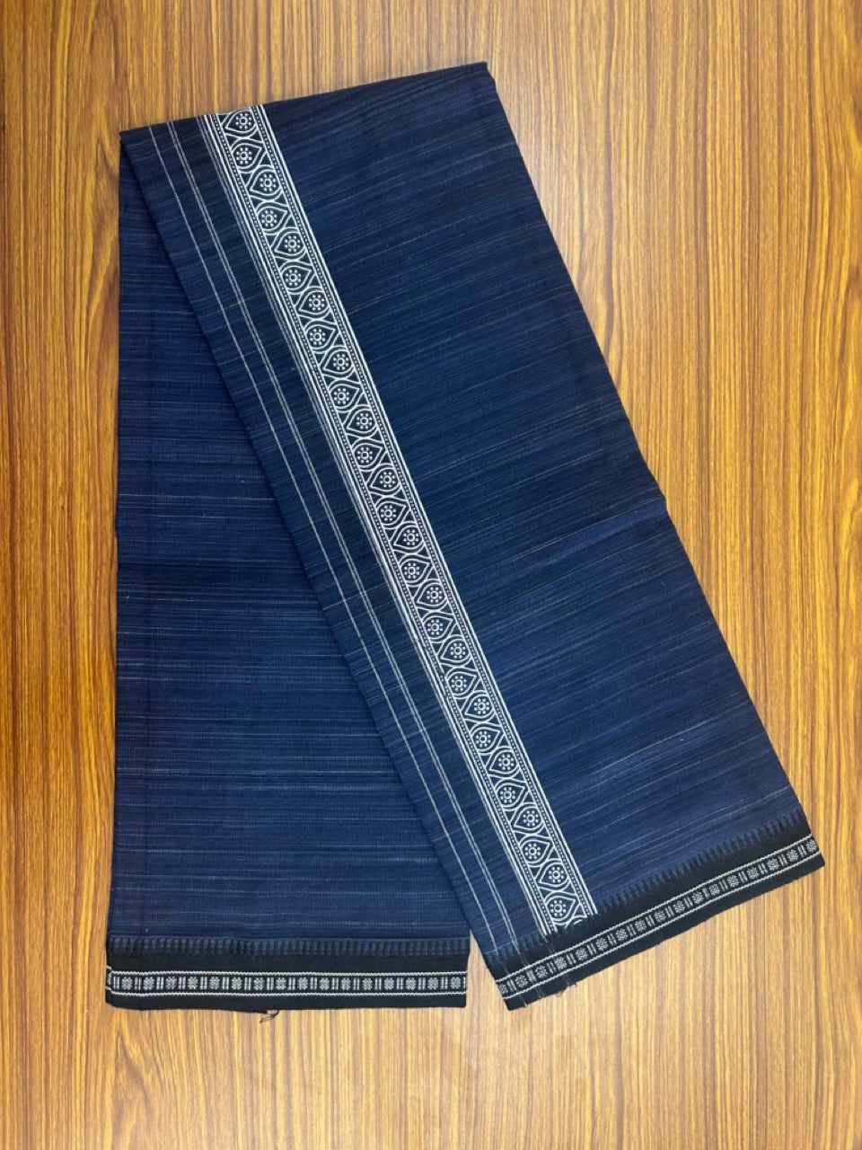 18% Discount!!! Kaitharikada Pure Cotton - Single Kaily / Lungi -  3.25 inch Printed kara with White & Navy Blue colour body Kuppadam Border (2 meter / 4 muzham) - 5KK8016AS