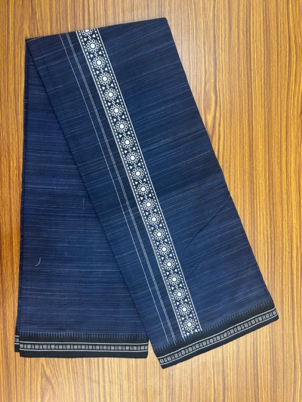 18% Discount!!! Kaitharikada Pure Cotton - Single Kaily / Lungi -  3 inch Printed kara with White & Navy Blue colour body Kuppadam Border (2 meter / 4 muzham) - 6KK8016AS