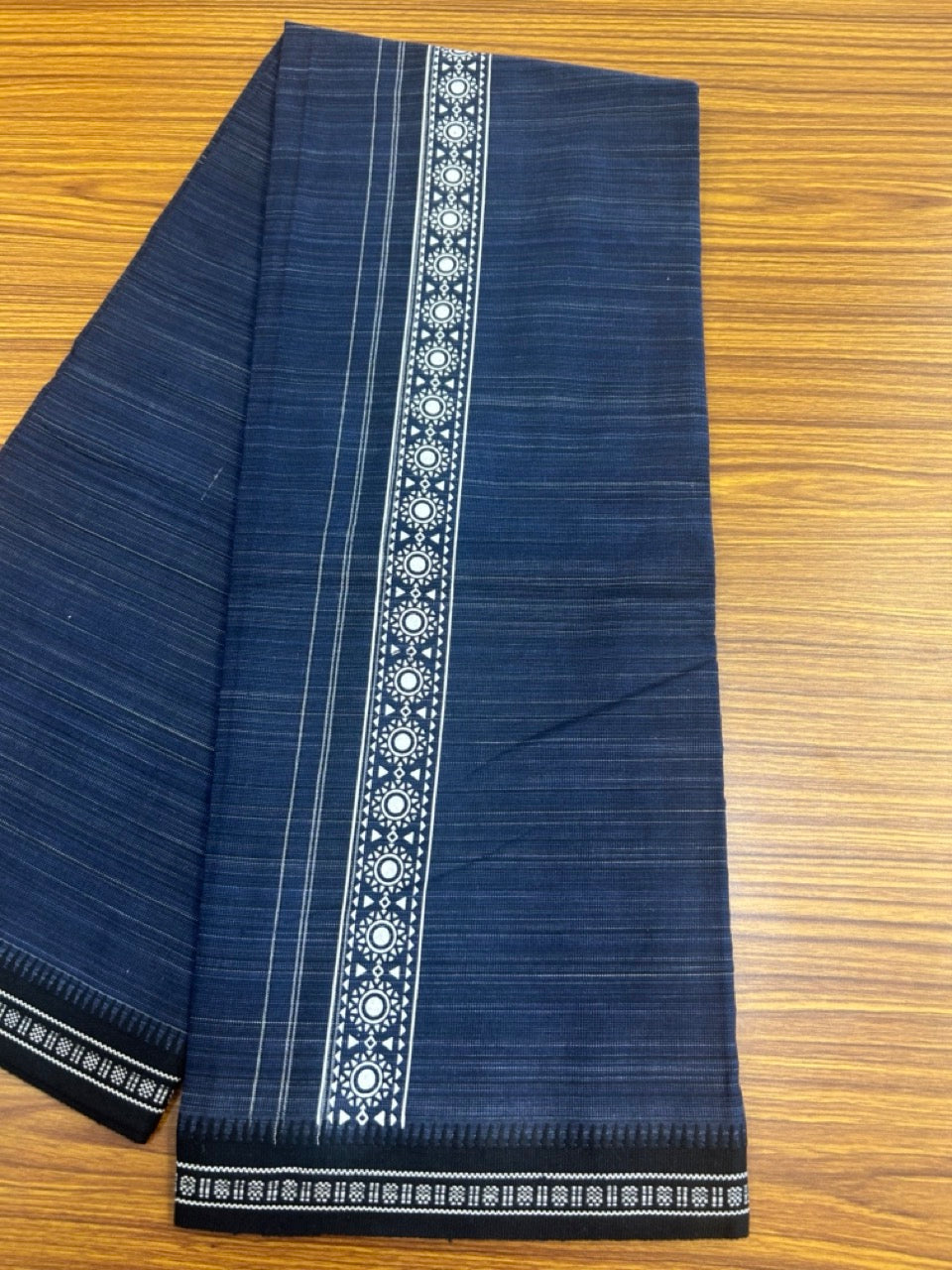 18% Discount!!! Kaitharikada Pure Cotton - Single Kaily / Lungi -  3 inch Printed kara with White & Navy Blue colour body Kuppadam Border (2 meter / 4 muzham) - 6KK8016AS