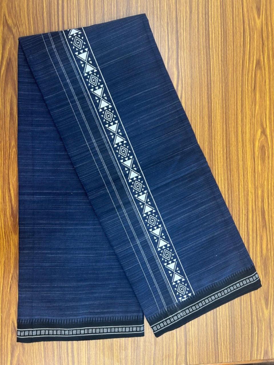 18% Discount!!! Kaitharikada Pure Cotton - Single Kaily / Lungi -  3 inch Printed kara with White & Navy Blue colour body Kuppadam Border (2 meter / 4 muzham) - 7KK8016AS