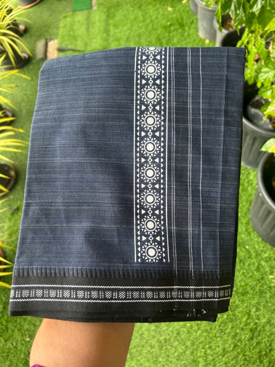 18% Discount!!! Kaitharikada Pure Cotton - Single Kaily / Lungi -  3 inch Printed kara with White & Navy Blue colour body Kuppadam Border (2 meter / 4 muzham) - 6KK8016AS