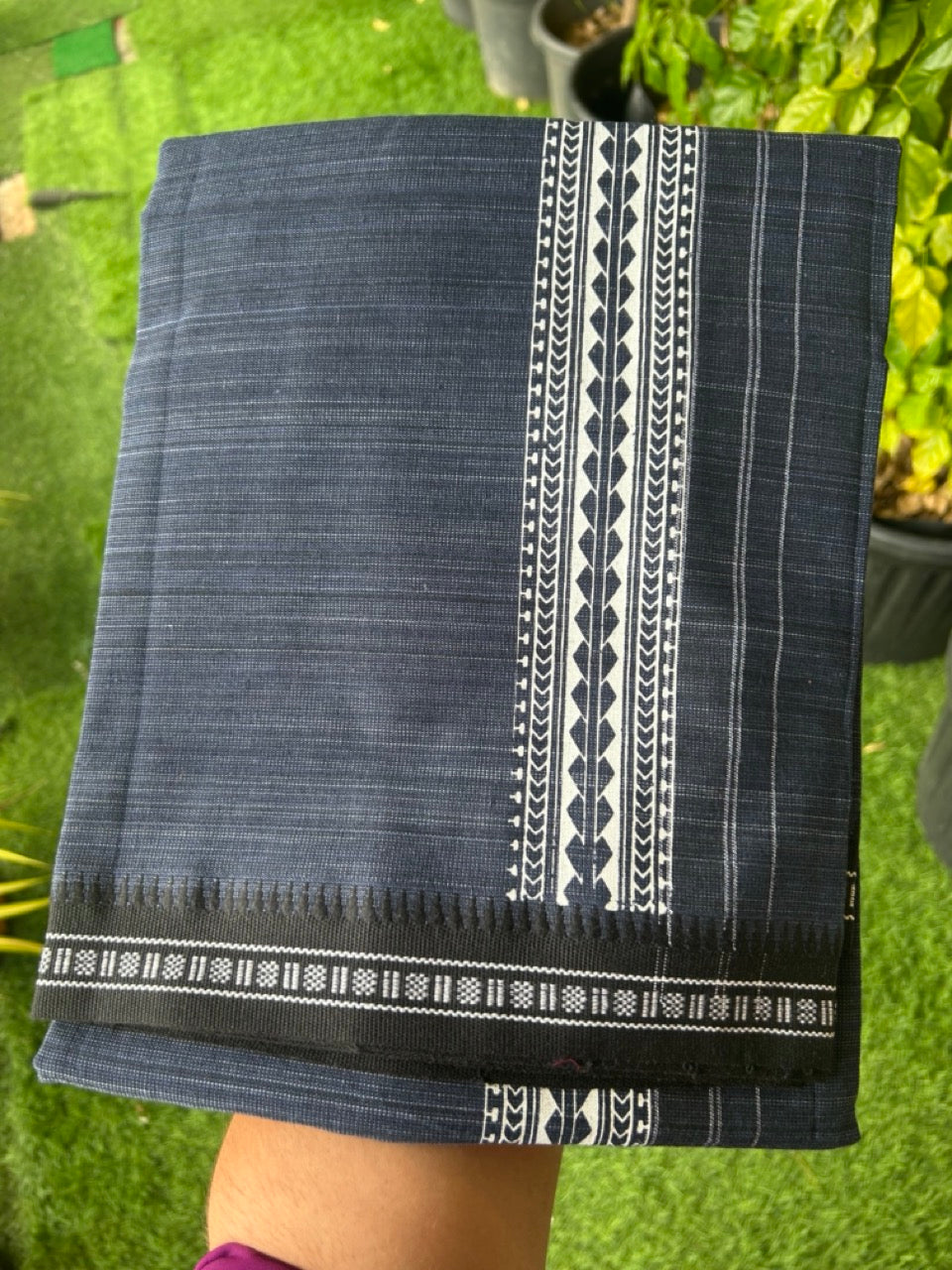 18% Discount!!! Kaitharikada Pure Cotton - Single Kaily / Lungi -  3.25 inch Printed kara with White & Navy Blue colour body Kuppadam Border (2 meter / 4 muzham) - 3KK8016AS