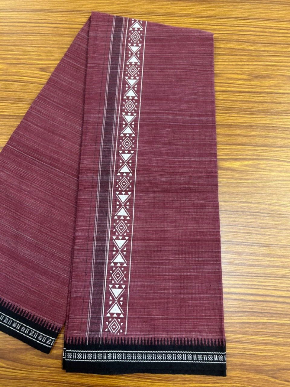 18% Discount!!! Kaitharikada Pure Cotton - Single Kaily / Lungi -  2.5 inch Printed kara with White & Maroon colour body Kuppadam Border (2 meter / 4 muzham) - 10KK8016AS