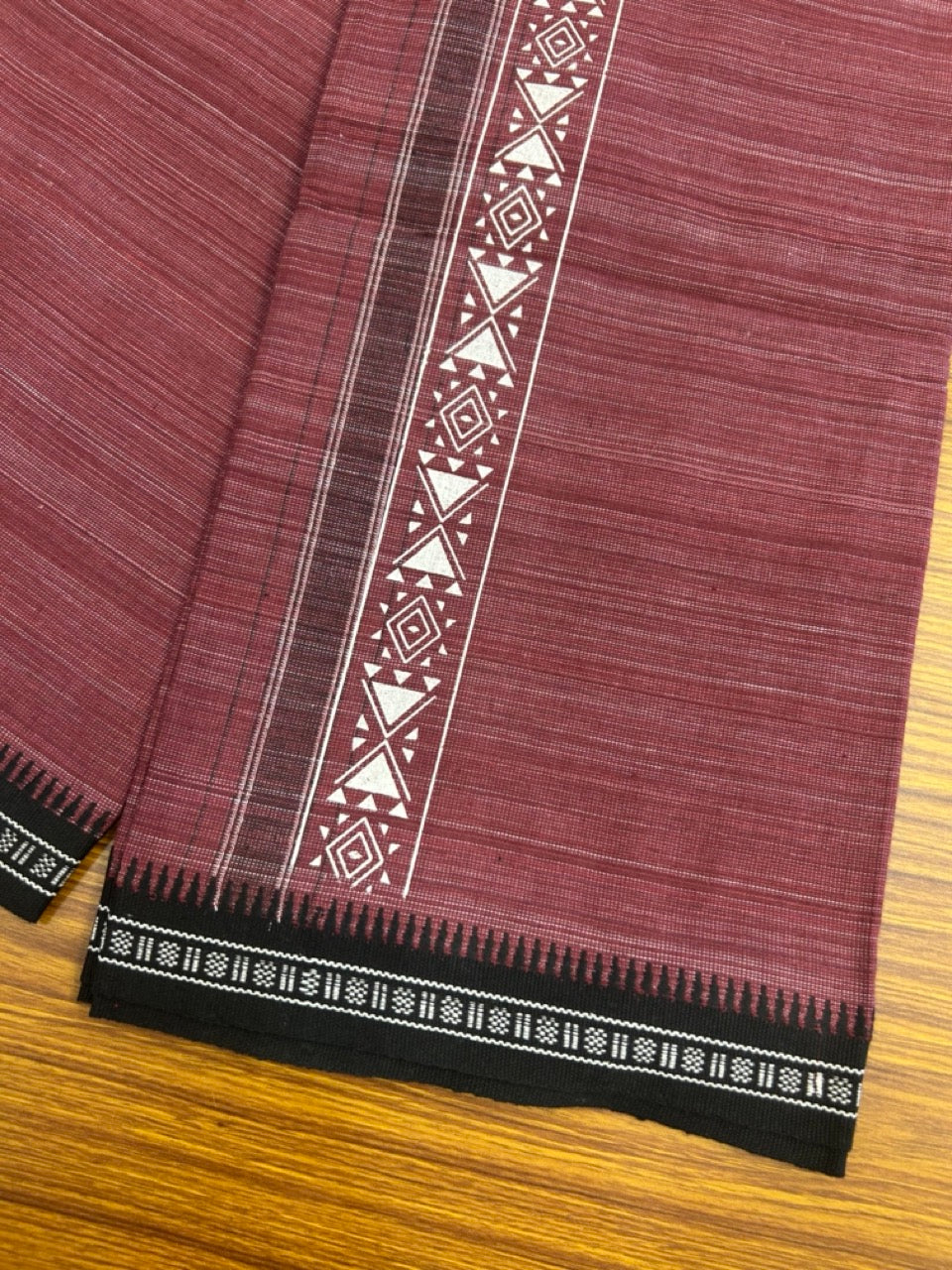 18% Discount!!! Kaitharikada Pure Cotton - Single Kaily / Lungi -  2.5 inch Printed kara with White & Maroon colour body Kuppadam Border (2 meter / 4 muzham) - 10KK8016AS