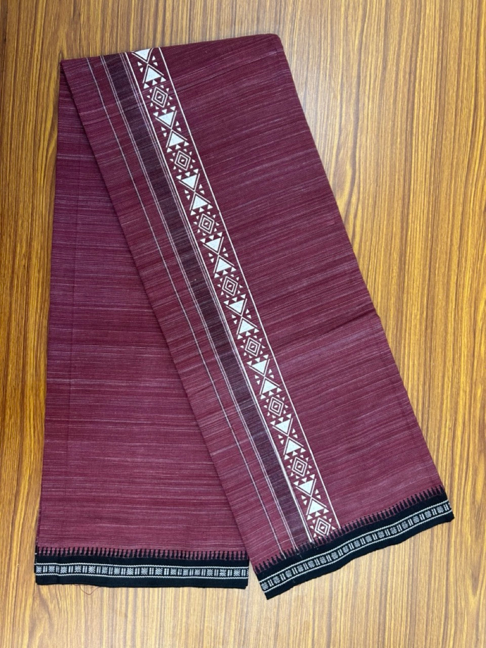 18% Discount!!! Kaitharikada Pure Cotton - Single Kaily / Lungi -  2.75 inch Printed kara with White & Maroon colour body Kuppadam Border (2 meter / 4 muzham) - 11KK8016AS