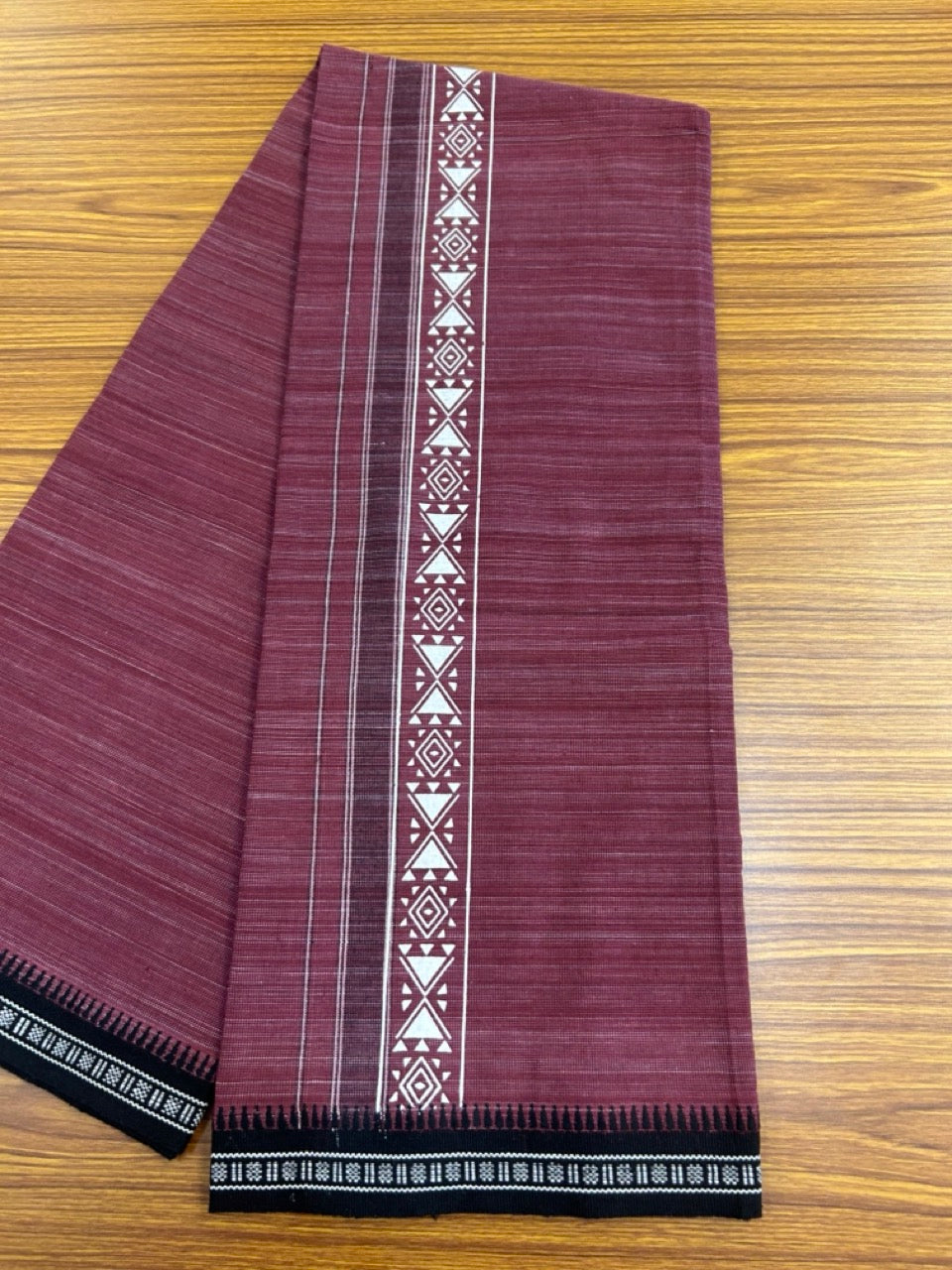 18% Discount!!! Kaitharikada Pure Cotton - Single Kaily / Lungi -  2.75 inch Printed kara with White & Maroon colour body Kuppadam Border (2 meter / 4 muzham) - 11KK8016AS