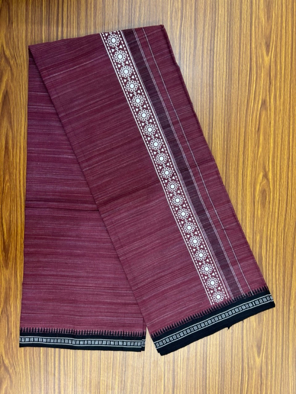 18% Discount!!! Kaitharikada Pure Cotton - Single Kaily / Lungi -  2.5 inch Printed kara with White & Maroon colour body Kuppadam Border (2 meter / 4 muzham) - 14KK8016AS