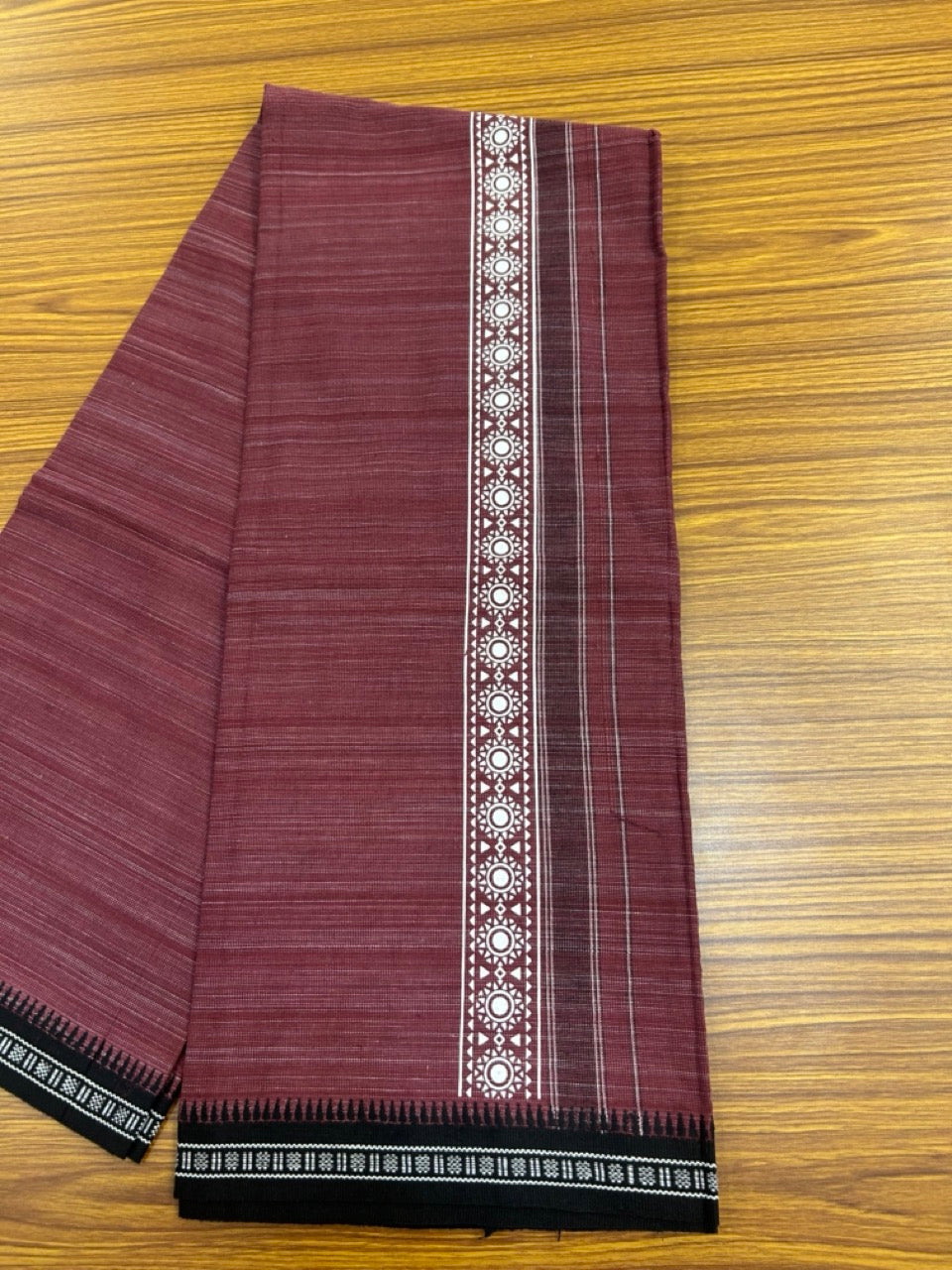 18% Discount!!! Kaitharikada Pure Cotton - Single Kaily / Lungi -  2.5 inch Printed kara with White & Maroon colour body Kuppadam Border (2 meter / 4 muzham) - 14KK8016AS