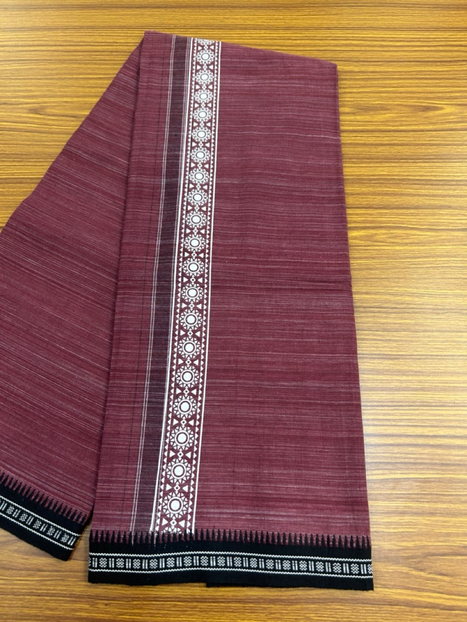 18% Discount!!! Kaitharikada Pure Cotton - Single Kaily / Lungi -  2.5 inch Printed kara with White & Maroon colour body Kuppadam Border (2 meter / 4 muzham) - 16KK8016AS