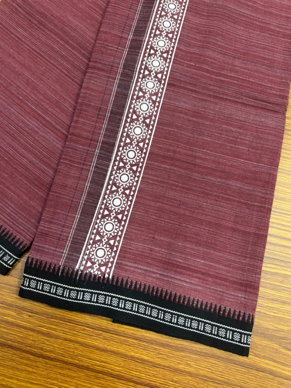 18% Discount!!! Kaitharikada Pure Cotton - Single Kaily / Lungi -  2.5 inch Printed kara with White & Maroon colour body Kuppadam Border (2 meter / 4 muzham) - 16KK8016AS