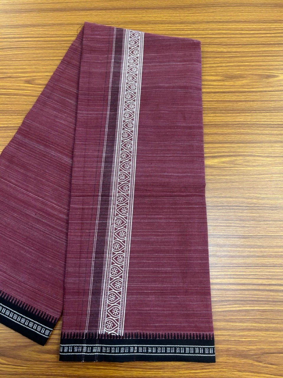 18% Discount!!! Kaitharikada Pure Cotton - Single Kaily / Lungi -  2.5 inch Printed kara with White & Maroon colour body Kuppadam Border (2 meter / 4 muzham) - 17KK8016AS