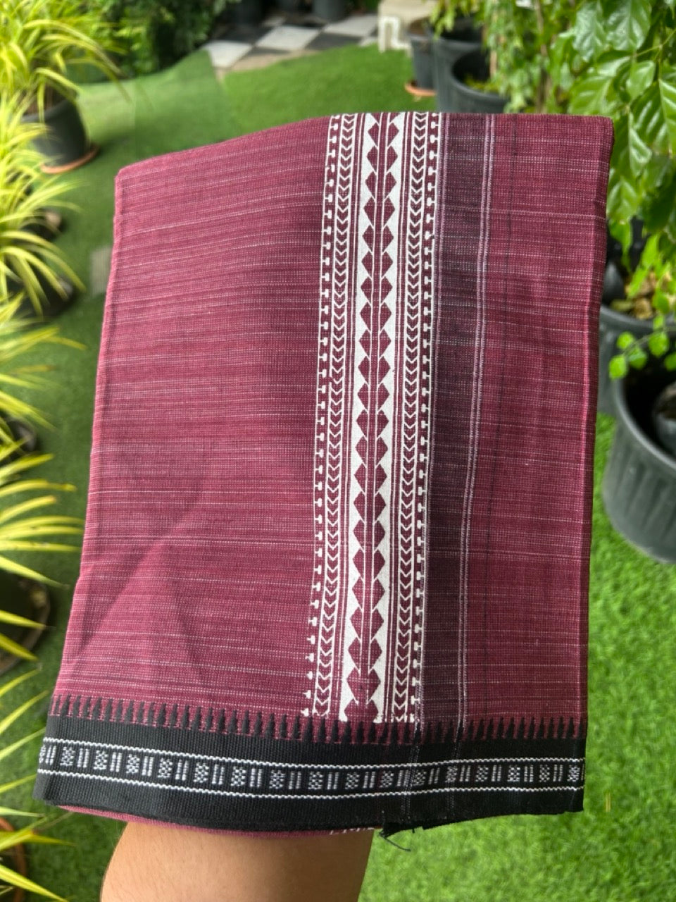 18% Discount!!! Kaitharikada Pure Cotton - Single Kaily / Lungi -  2.75 inch Printed kara with White & Maroon colour body Kuppadam Border (2 meter / 4 muzham) - 12KK8016AS