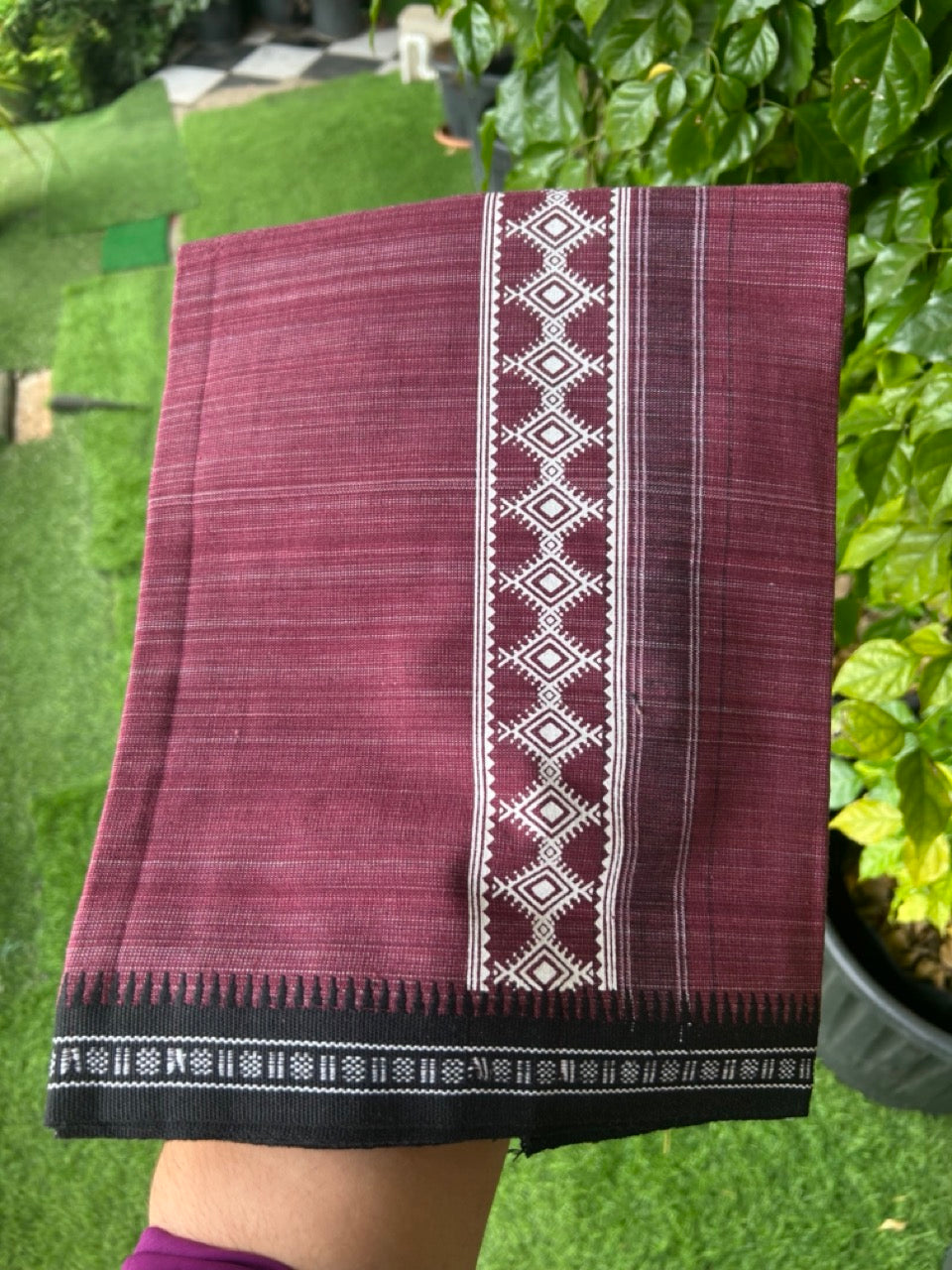 18% Discount!!! Kaitharikada Pure Cotton - Single Kaily / Lungi -  3 inch Printed kara with White & Maroon colour body Kuppadam Border (2 meter / 4 muzham) - 9KK8016AS