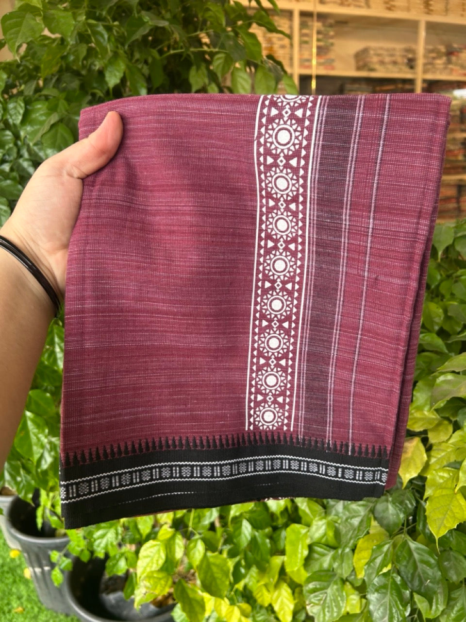 18% Discount!!! Kaitharikada Pure Cotton - Single Kaily / Lungi -  2.5 inch Printed kara with White & Maroon colour body Kuppadam Border (2 meter / 4 muzham) - 14KK8016AS