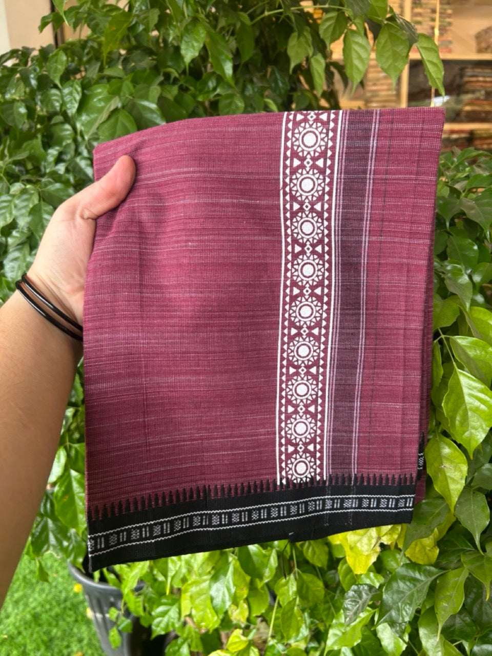 18% Discount!!! Kaitharikada Pure Cotton - Single Kaily / Lungi -  2.5 inch Printed kara with White & Maroon colour body Kuppadam Border (2 meter / 4 muzham) - 16KK8016AS