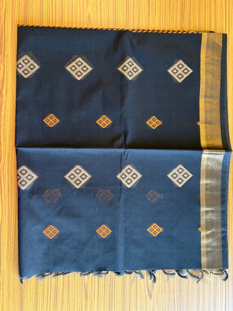 KaithariKada- Balaramapuram  Saree - 100% PURE Cotton - Black & Gold  Design - 10KK1002KHA