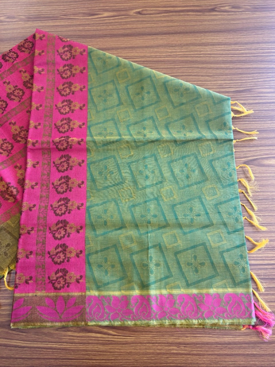 Kerala Colour Cotton Saree - Light Green Orange & Magenta Flower Design Kara - Kaitharikada - 3KK1007RJT