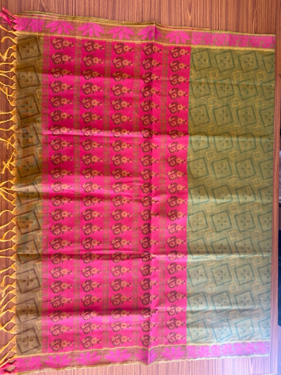 Kerala Colour Cotton Saree - Light Green Orange & Magenta Flower Design Kara - Kaitharikada - 3KK1007RJT