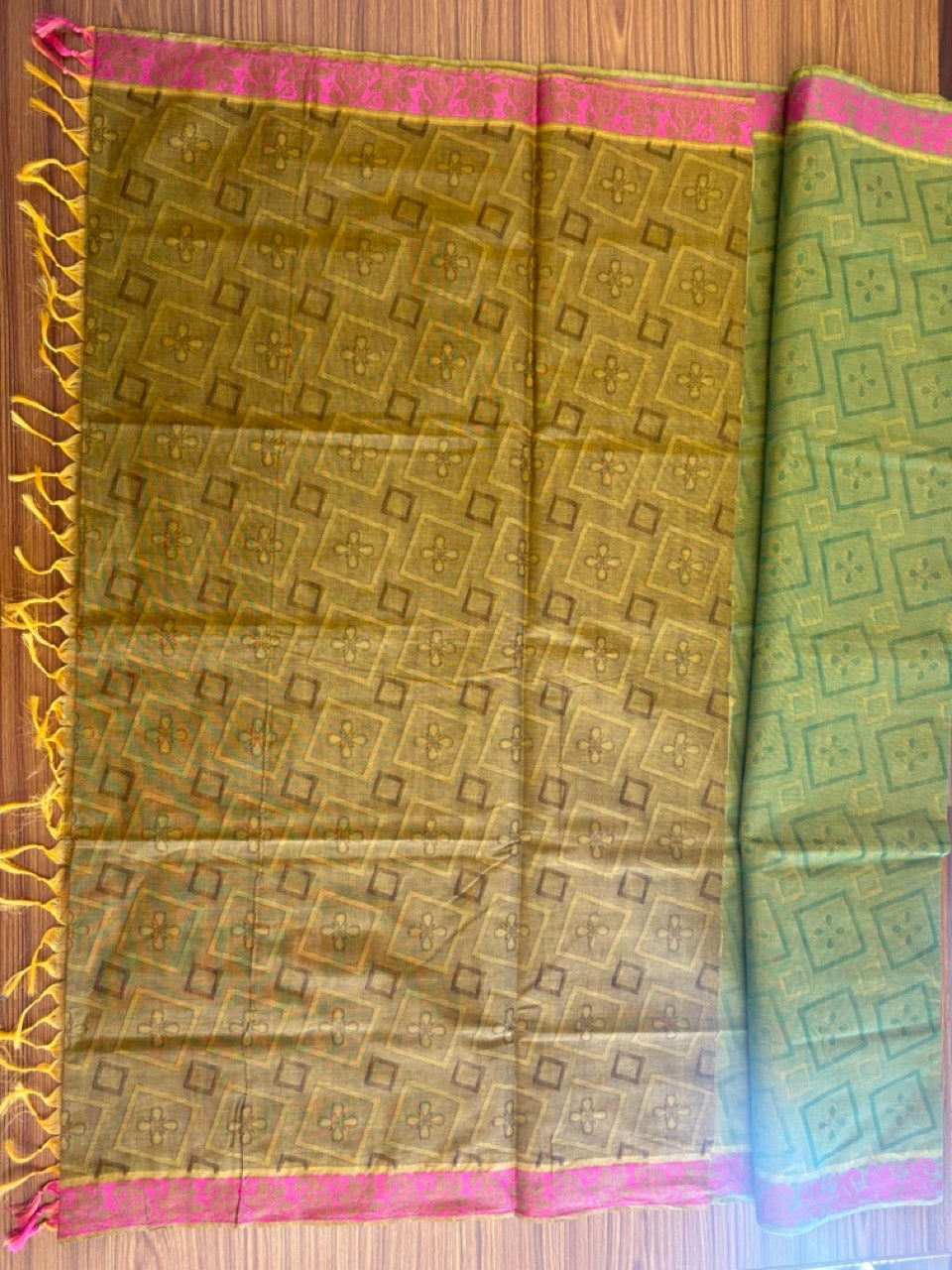 Kerala Colour Cotton Saree - Light Green Orange & Magenta Flower Design Kara - Kaitharikada - 3KK1007RJT