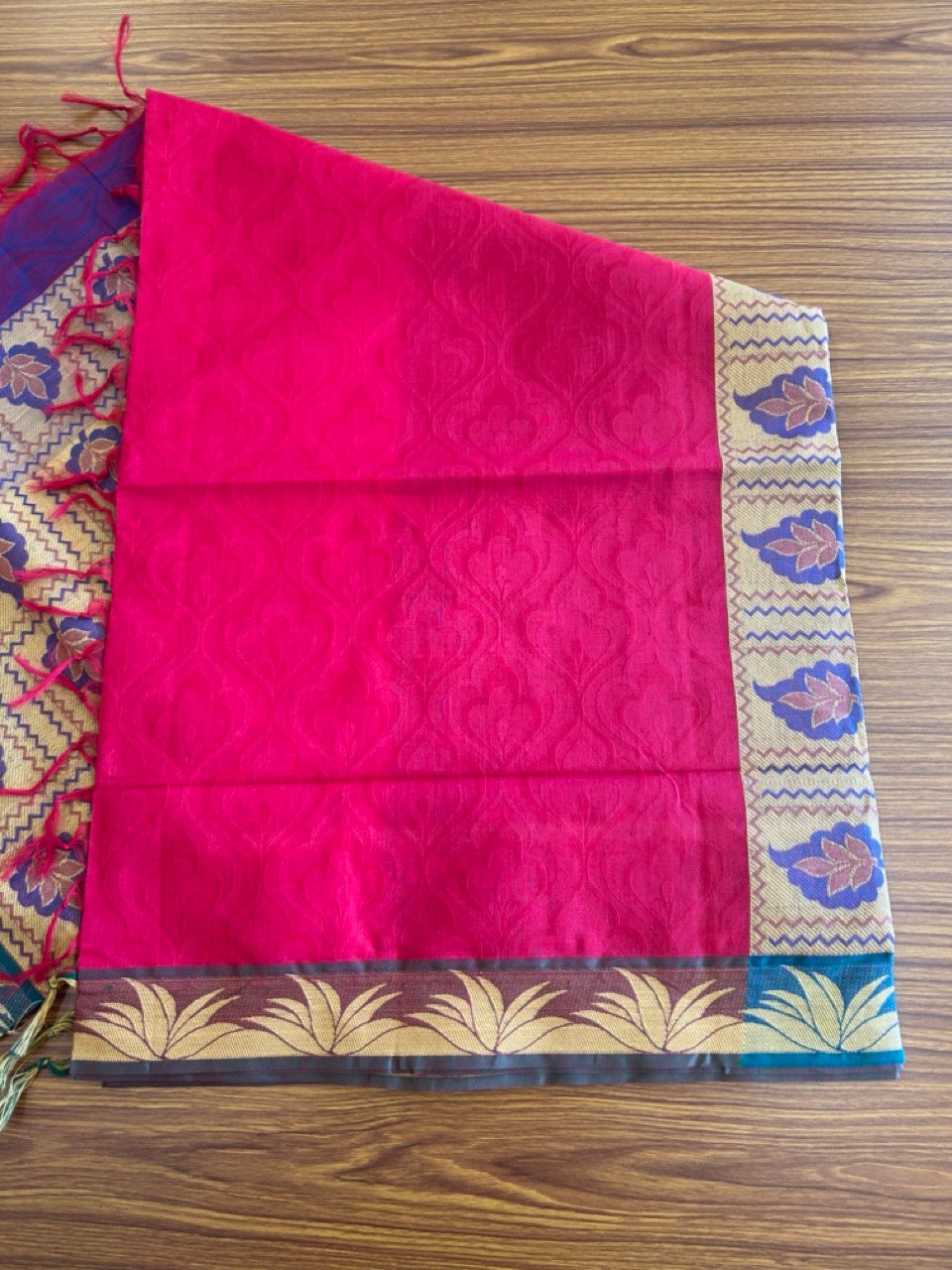 Kerala Colour Cotton Saree - Dark Reddish Pink Blue Green & Sand Brown Flower Design Kara - Kaitharikada - 7KK1007RJT