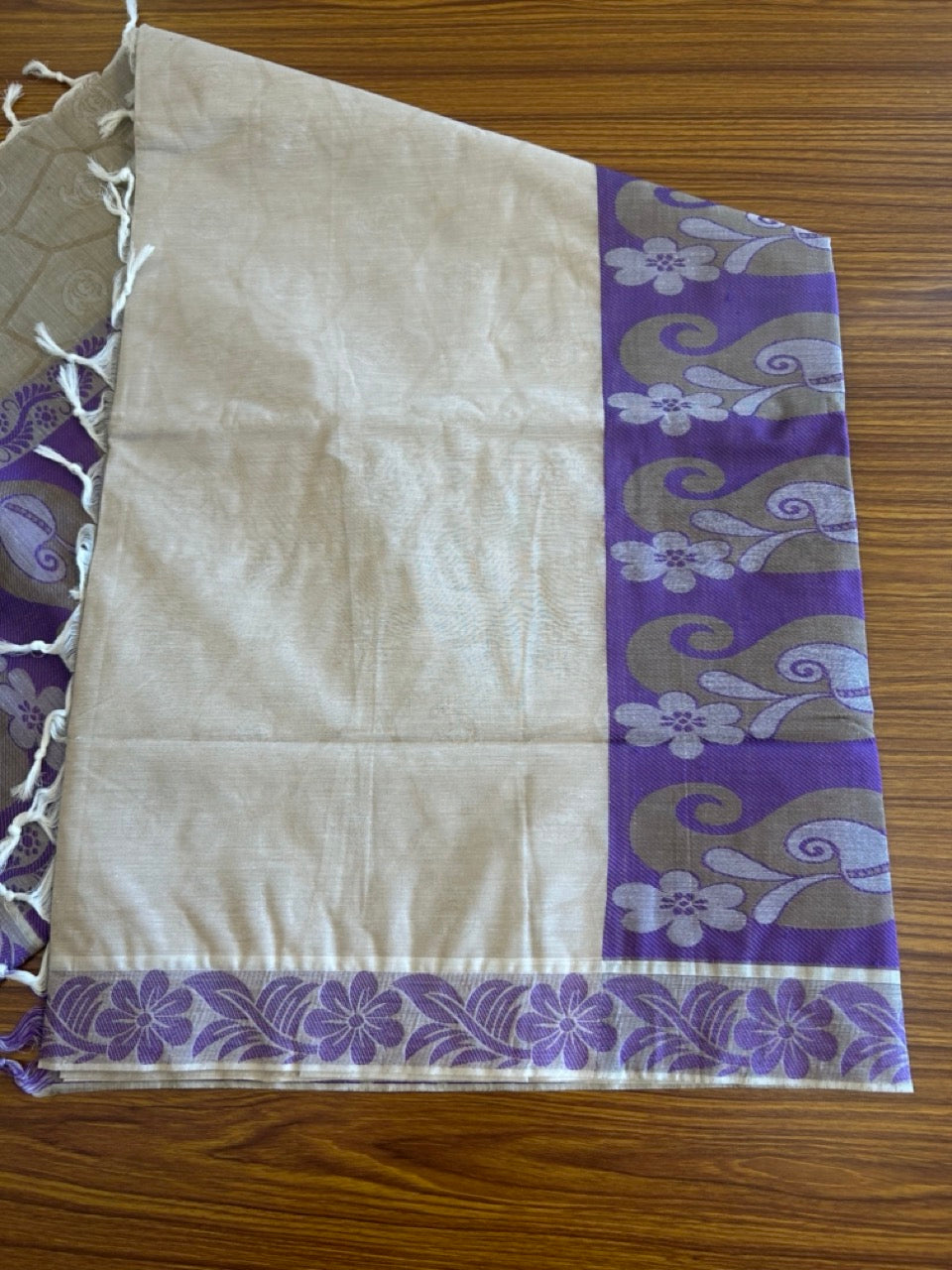 Kerala Colour Cotton Saree - Beige White & Violet Flower Design Kara - Kaitharikada - 9KK1007RJT