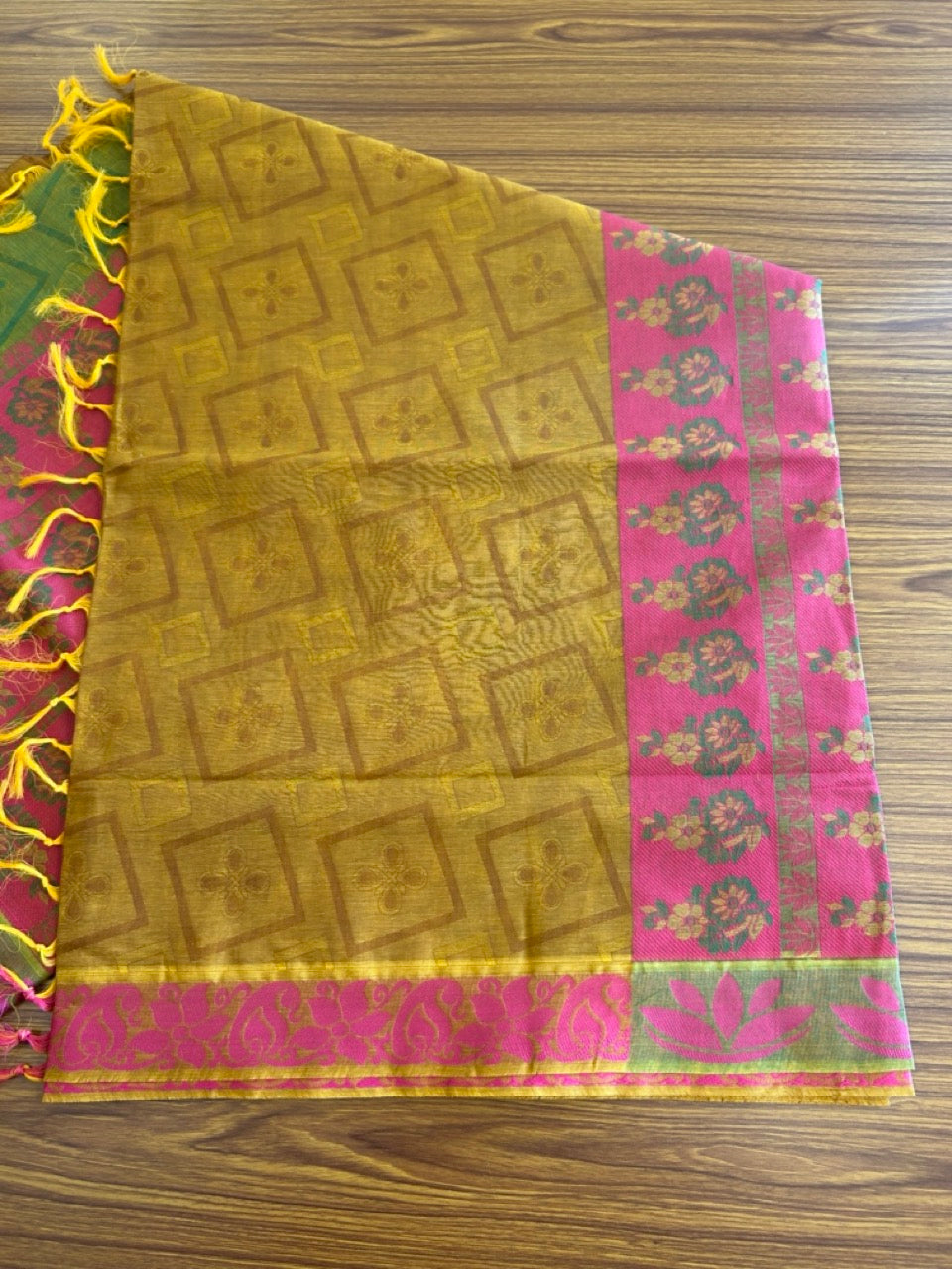 Kerala Colour Cotton Saree - Brownish Orange Green & Magenta Flower Design Kara - Kaitharikada - 10KK1007RJT