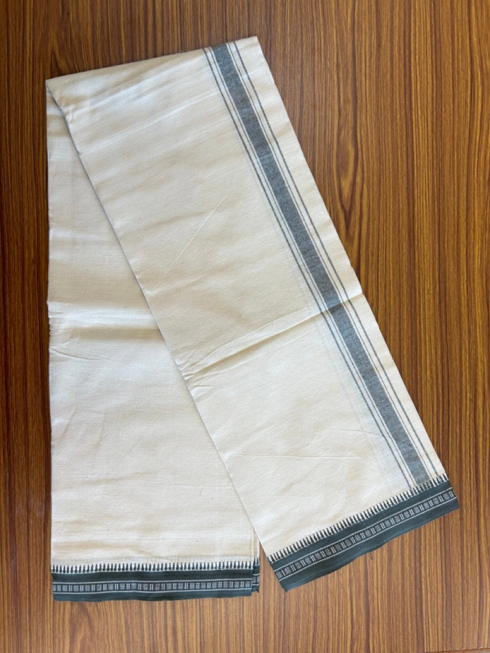 8% Discount !! Kaitharikada Pure Cotton Single Off White - (Unbleached) Kaily / Lungi - 1.5 inch  Sage Green Striped Kuppadam kara with Off White colour body (2 meter /4 muzham)- 1KK8005AS