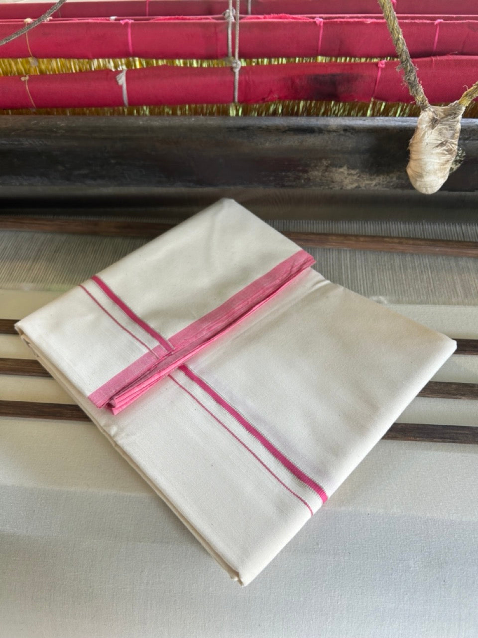 SIGNATURE KAITHARIKADA EXCLUSIVE SINGLE DHOTI - 100% Cotton Balaramapuram HANDLOOM Single Mundu/Dhoti - Off White - (Unbleached) 1.5cm Pink & Silver KASAVU Kara- 6KK5010KAI