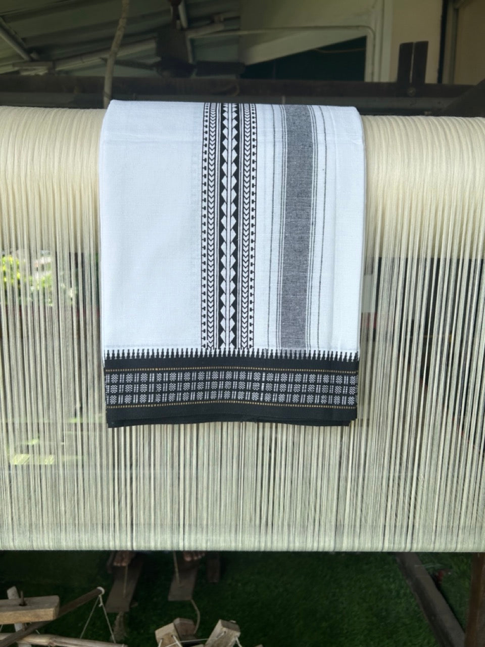 12% Discount!!! Kaitharikada Pure Cotton Single PURE WHITE -  Kaily / Lungi - 4.5 inch Black Striped Printed Kuppadam kara with White colour body (2 meter / 4 muzham) - 12KK8006AS