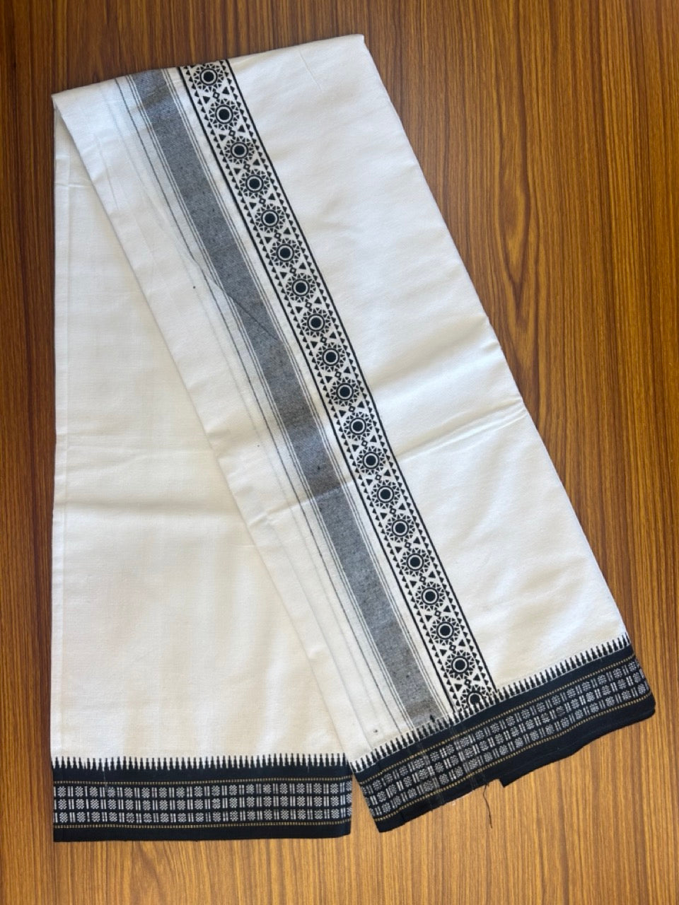 12% Discount!!! Kaitharikada Pure Cotton Single PURE WHITE Kaily / Lungi - 3.5 inch Black Striped Printed Kuppadam kara with White colour body (2 meter / 4 muzham) - 11KK8006AS