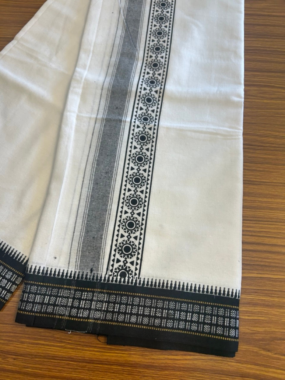 12% Discount!!! Kaitharikada Pure Cotton Single PURE WHITE Kaily / Lungi - 3.5 inch Black Striped Printed Kuppadam kara with White colour body (2 meter / 4 muzham) - 11KK8006AS