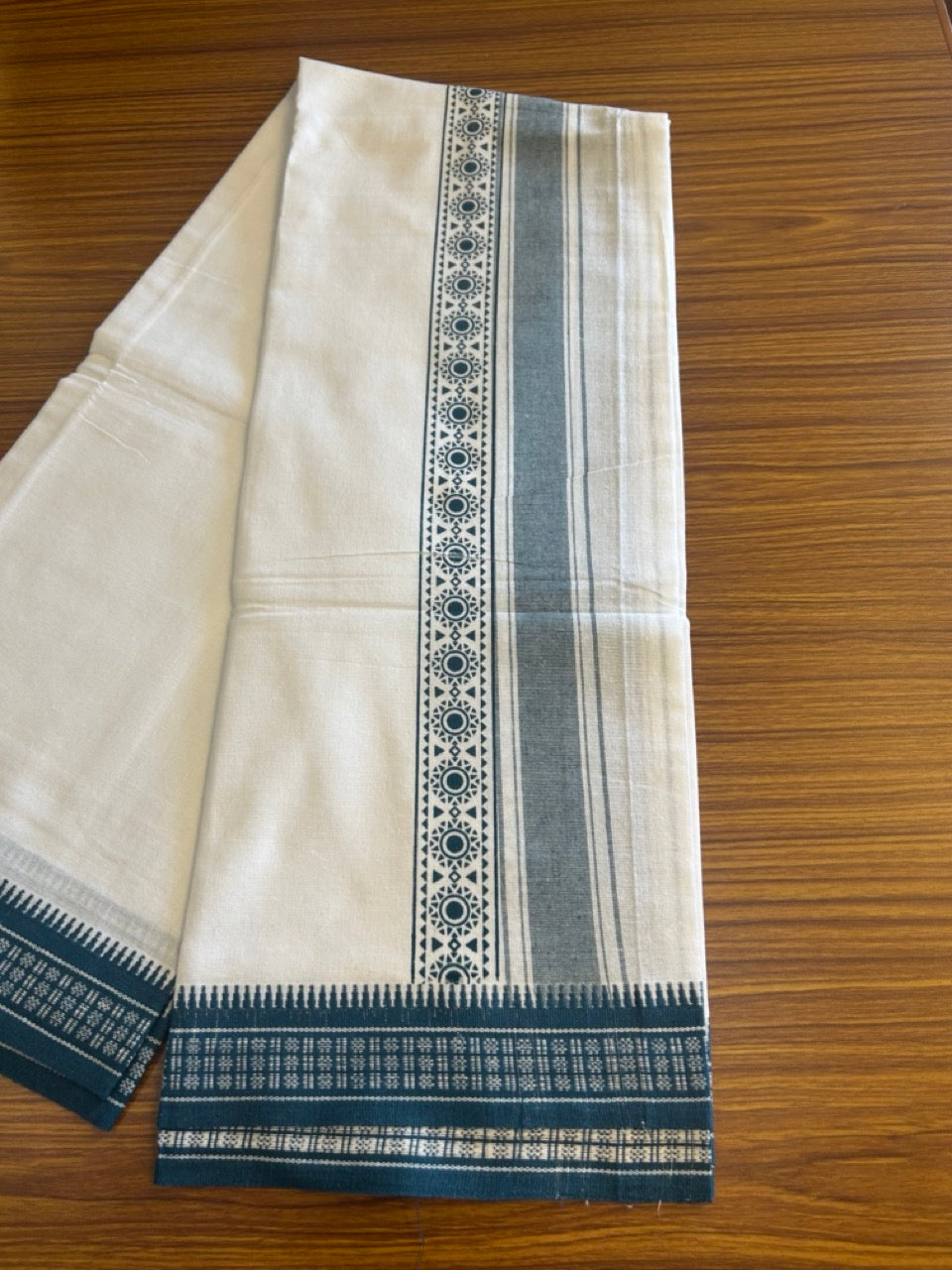 12% Discount!!! Kaitharikada Pure Cotton Single PURE WHITE Kaily / Lungi -  3.5 inch Peacock Blue Striped Printed Kuppadam kara with White colour body (2 meter / 4 muzham) - 7KK8006AS